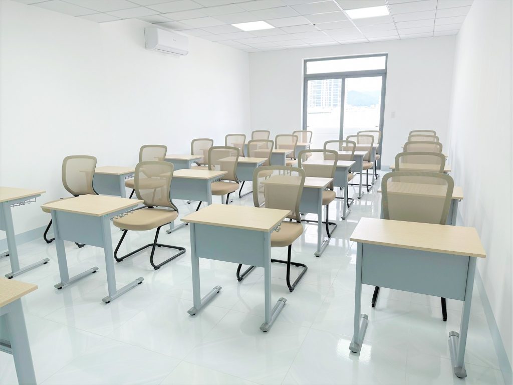 van-phong-khao-thi-cambridge-english-tai-vn063-nha-trang